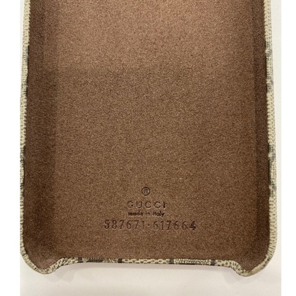 Authentic Gucci IPhone Cover - Picture 3 of 4